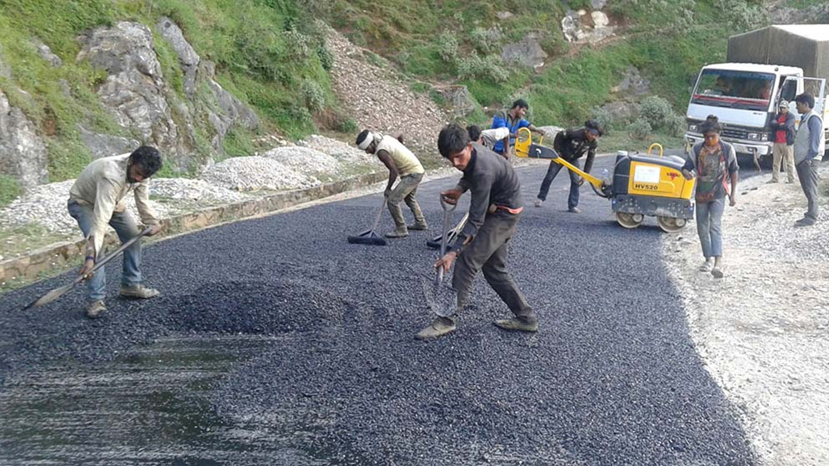 ट्रयाक खुलेको २३ वर्षपछि कालोपत्रे